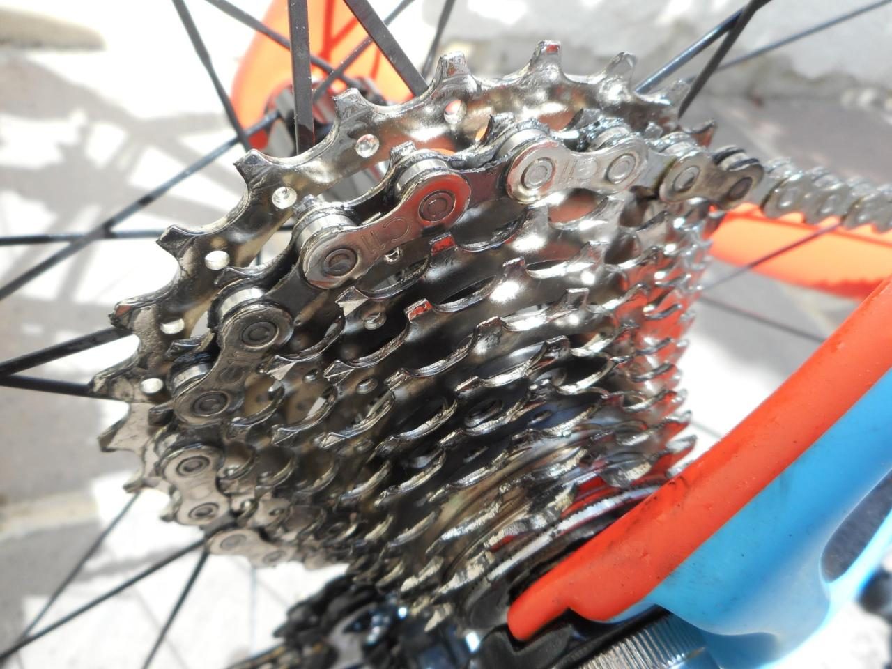 Lanț de bicicletă curatat